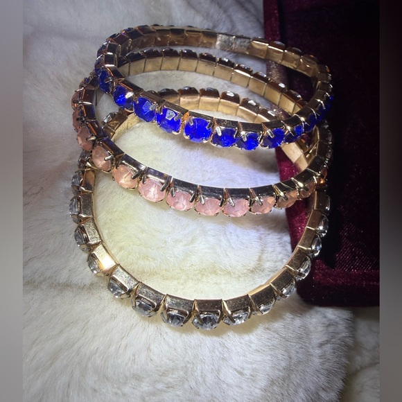 Elegant Gold Tone and Crystal Stretch Bracelet Set - Picture 4 of 7